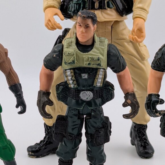 Vintage Military Action Figures Bundle – Classic GI Joe Style - Picture 3 of 7